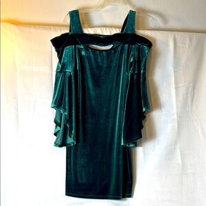 VENUS Green Sheath Mini Dress with Flutter Sleeves